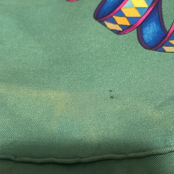 Authentic Hermès Carre 90 Scarf "LES RUBANS DU CHEVAL" Silk Green J7534 - Picture 14 of 14